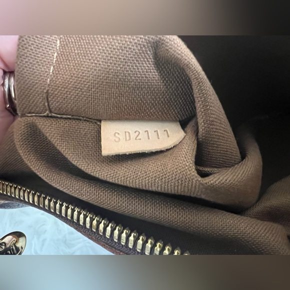 Pristine Louis Vuitton Palermo Monogram Canvas PM Shoulder Bag - Picture 9 of 12